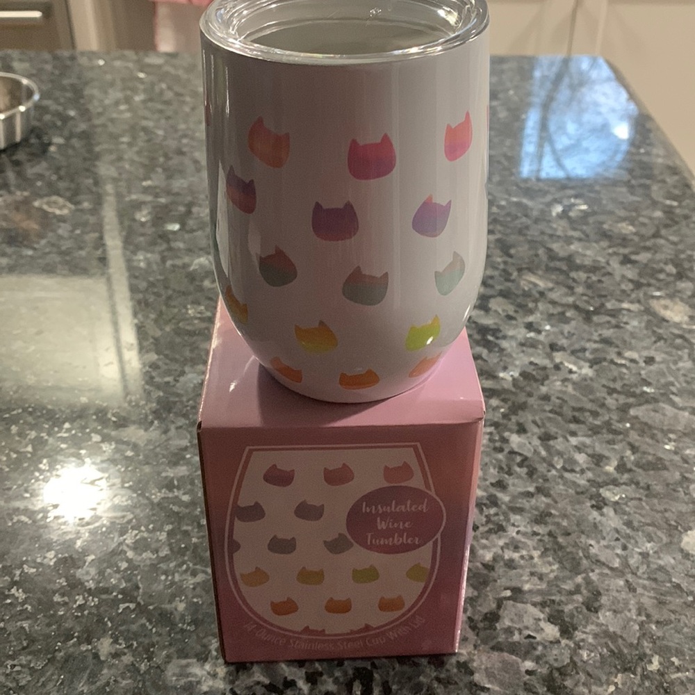 NWT 14 oz. Stainless Steel Wine Tumbler with lid